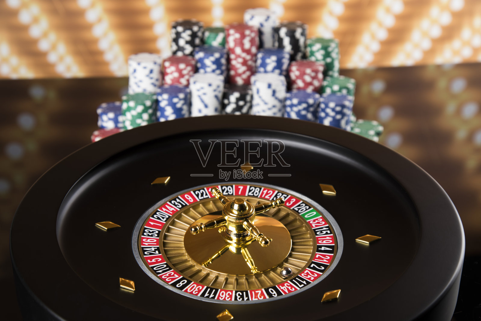 赌场轮盘赌，扑克筹码照片摄影图片