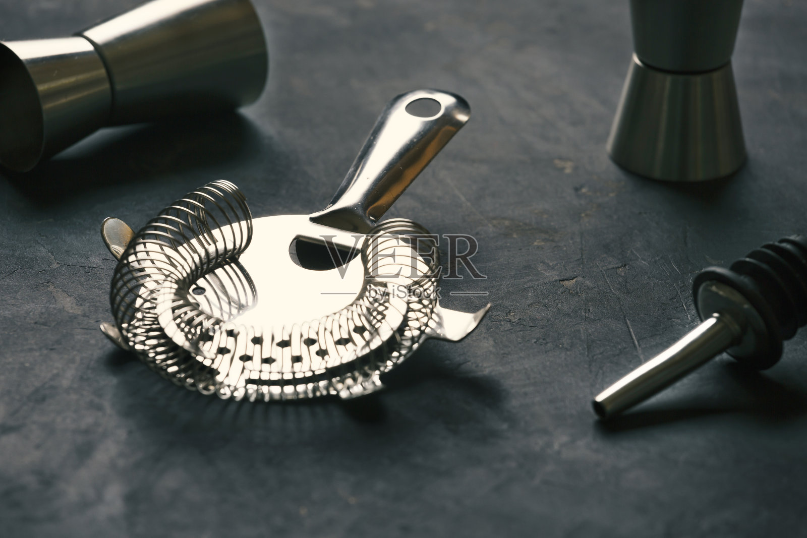 酒精鸡尾酒，古巴自由，跳革，香港，骷髅，跳革过滤器，搅拌器照片摄影图片