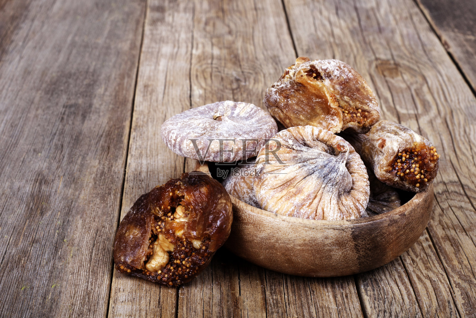 用罐子和碗烘干食物照片摄影图片