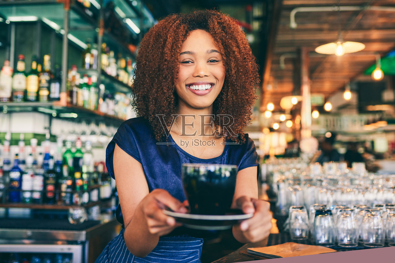 每个杯子都是用爱制成的照片摄影图片