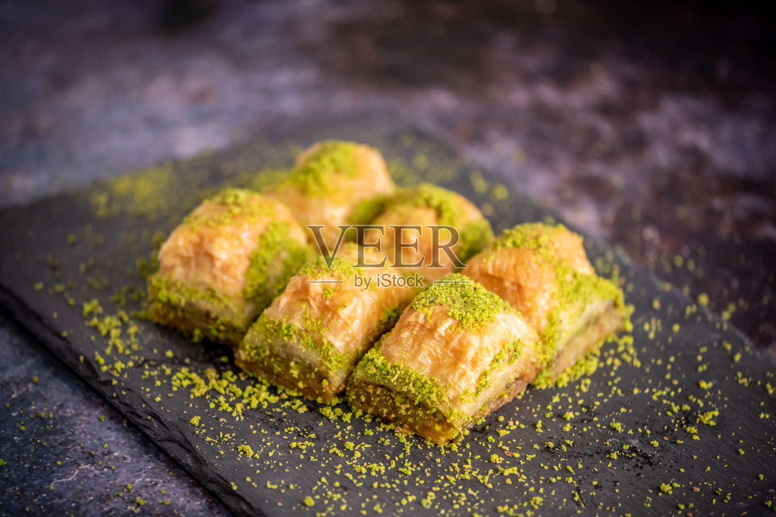 土耳其风味开心果果仁蜜饼照片摄影图片