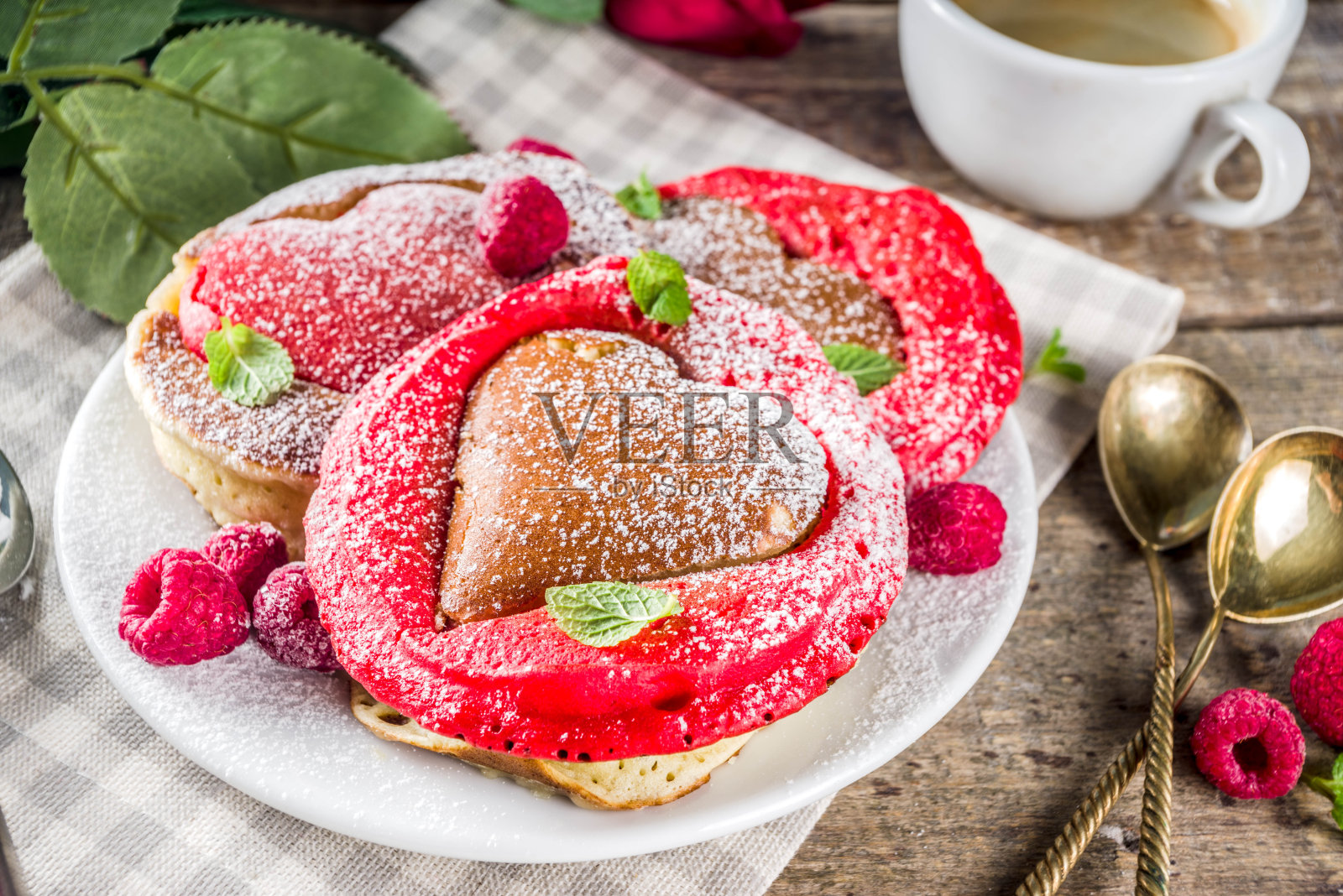 心形的煎饼照片摄影图片