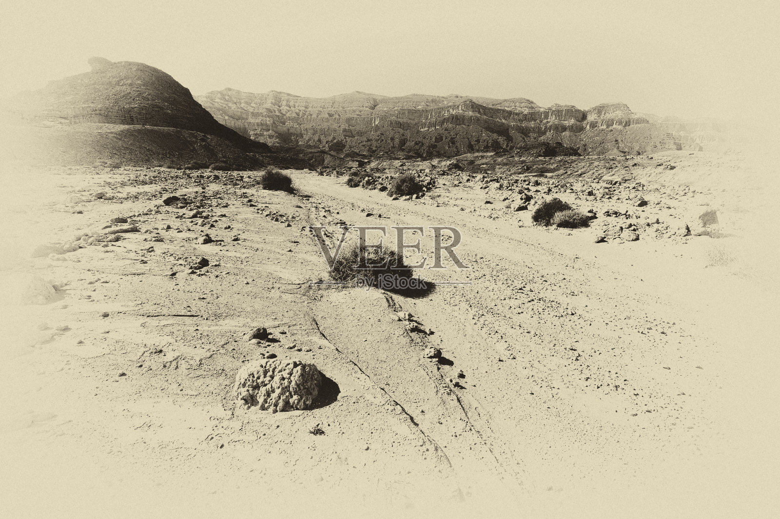 黑色和白色的沮丧和空虚照片摄影图片