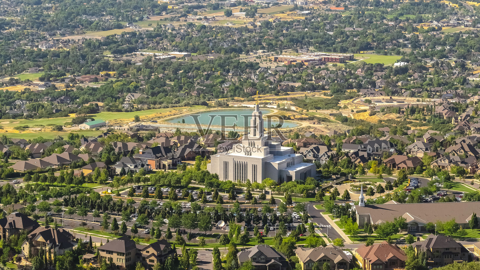 Pano框架盐湖城犹他州景色与风景优美的郊区景观对山和天空照片摄影图片