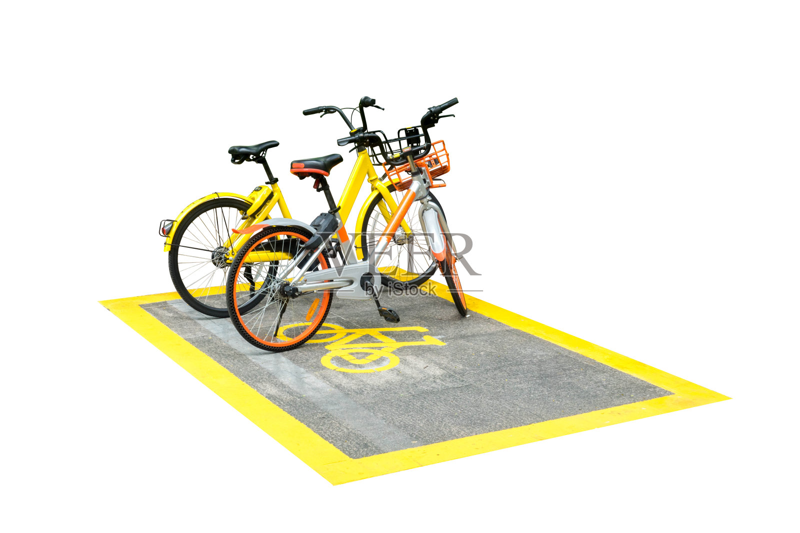 自行车在停车场孤立包括剪切路径在白色背景照片摄影图片
