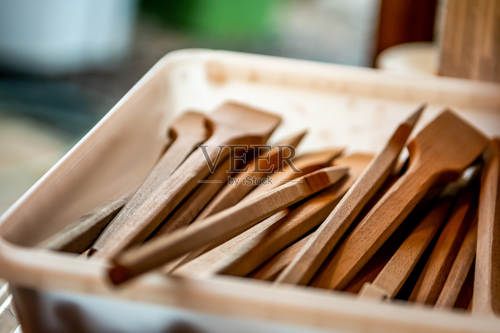 小木屋里的木棍。照片摄影图片