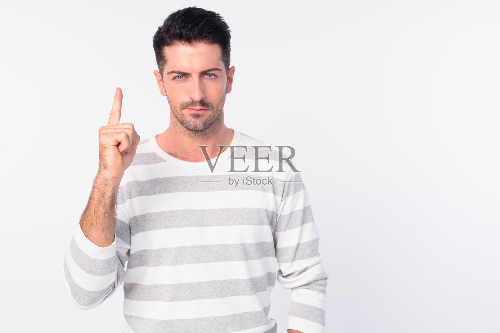 一幅长着胡须的英俊男子的画像照片摄影图片