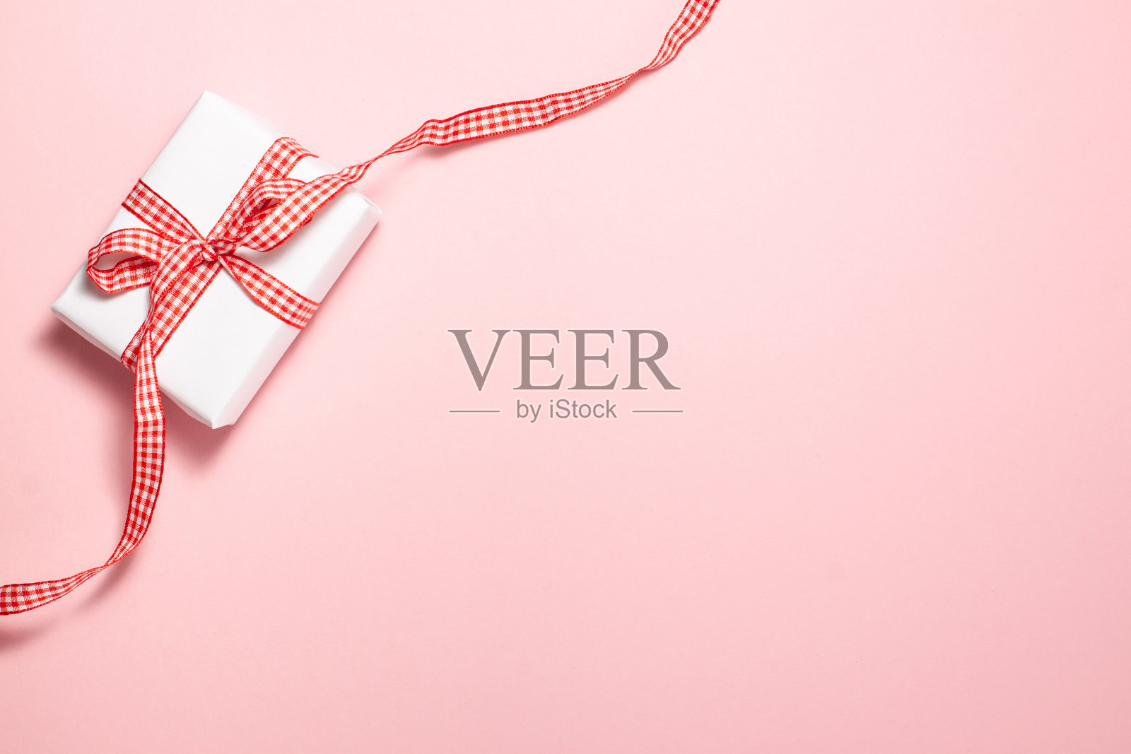 礼盒平铺。情人节的概念照片摄影图片