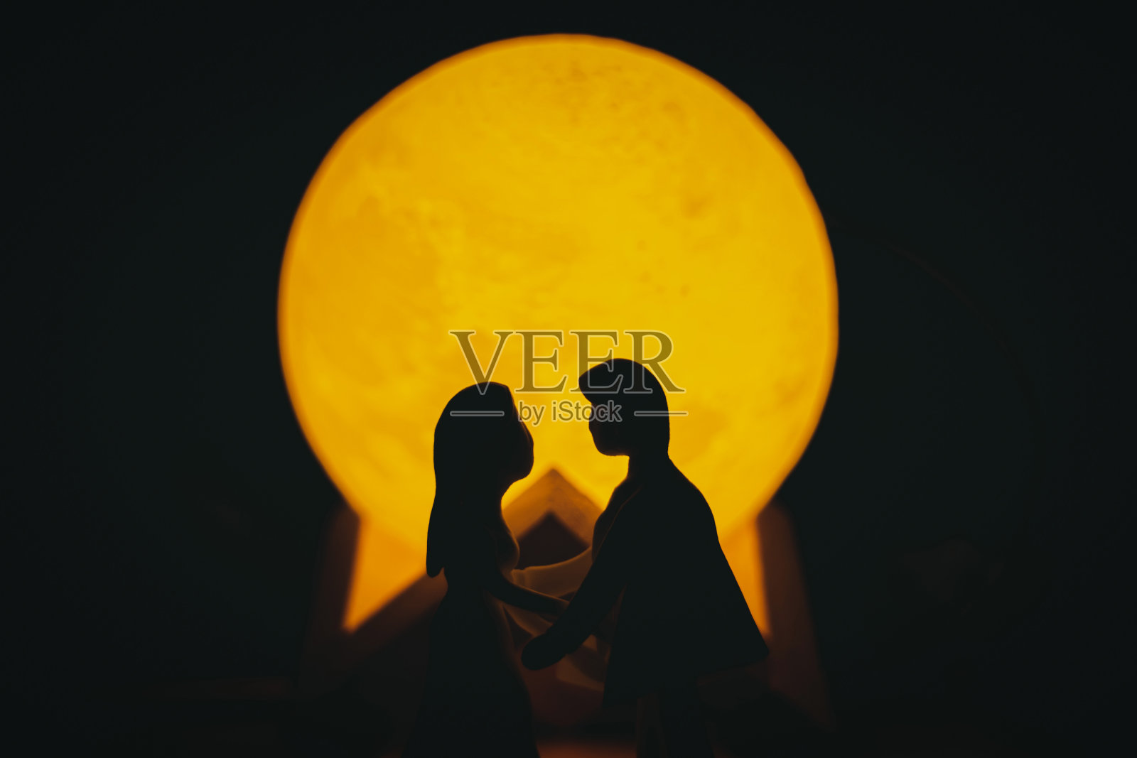 黏土制作的年轻情侣照片摄影图片