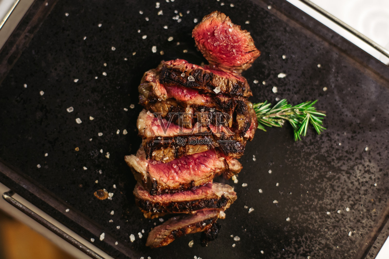 美味的烤牛肉照片摄影图片