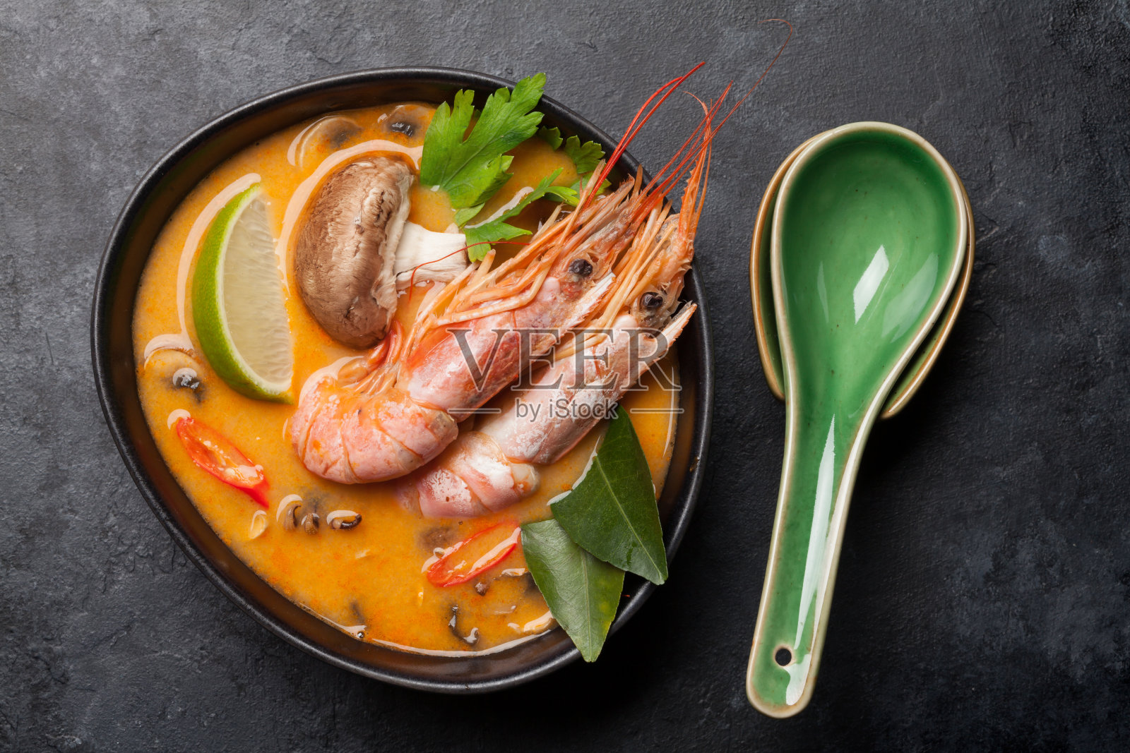 传统的泰式汤照片摄影图片