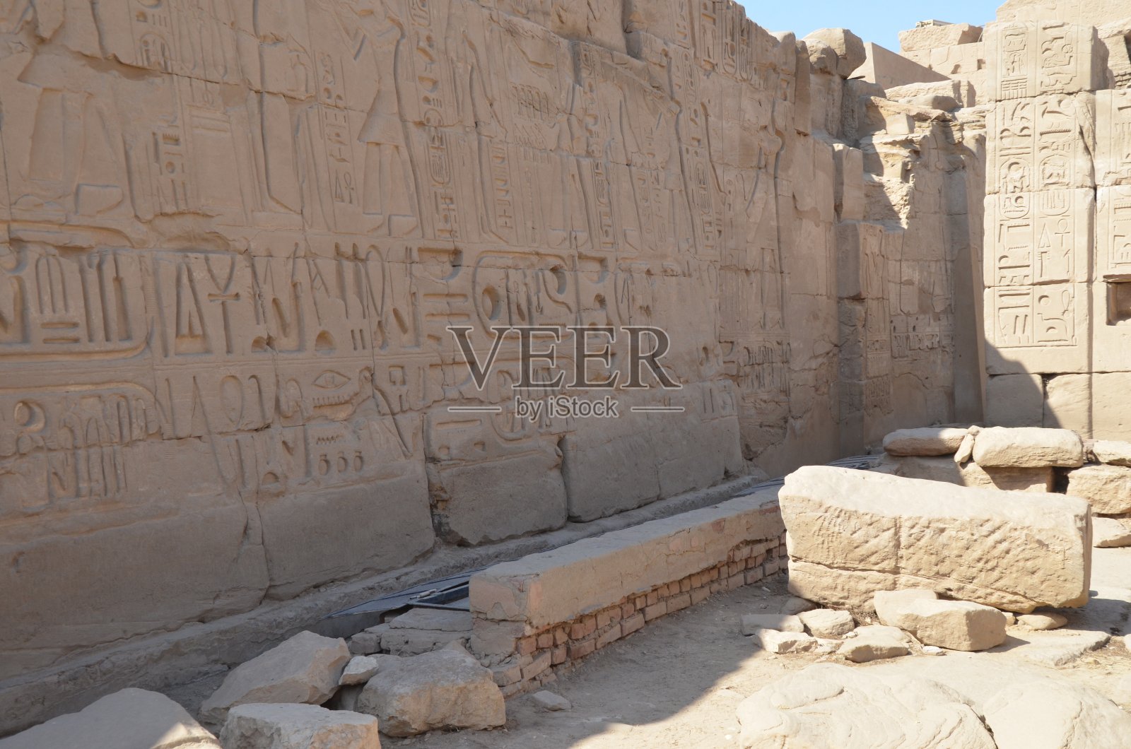 卢克索卡尔纳克神庙古埃及壁画和石墙文字照片摄影图片