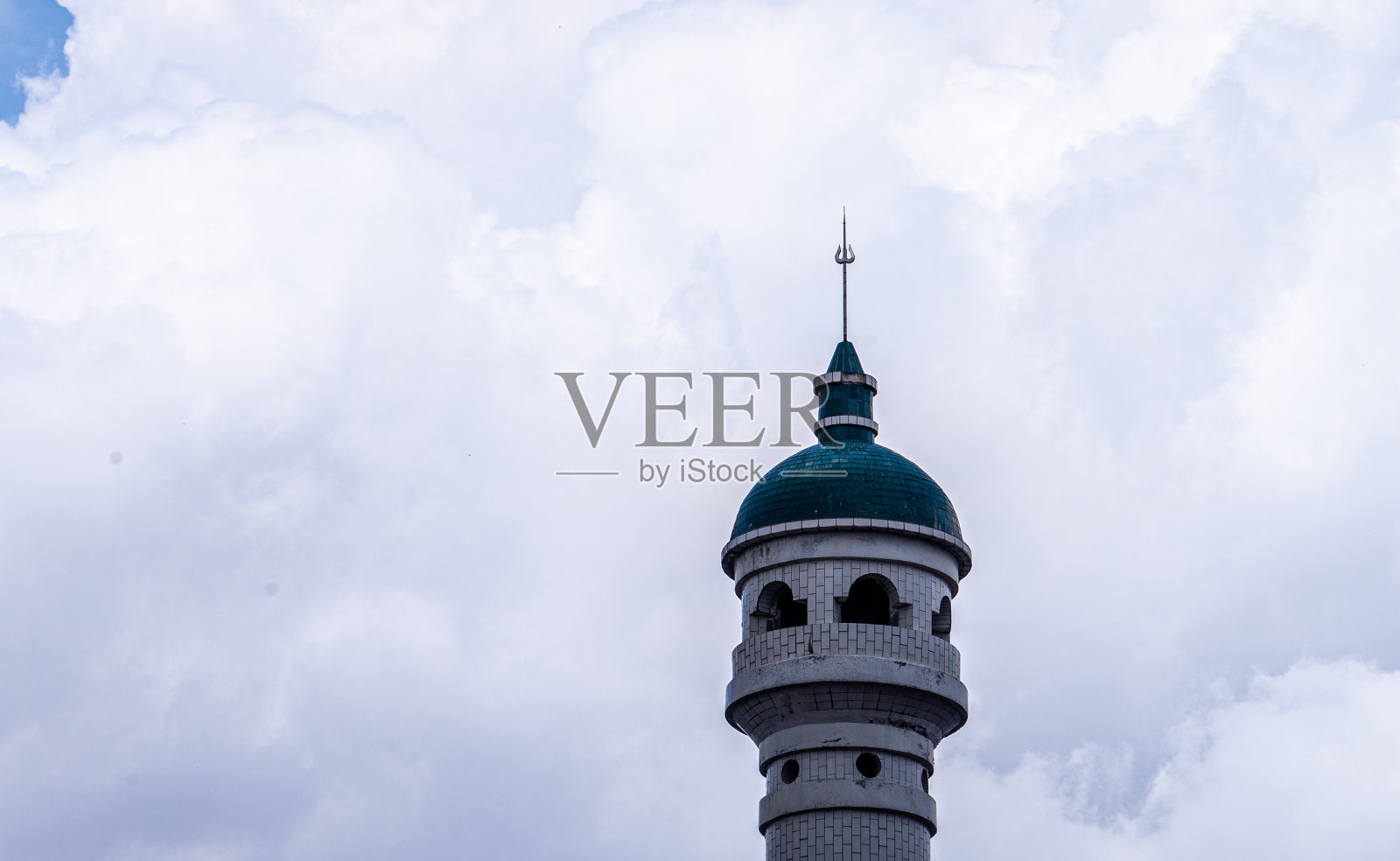 蓝天清真寺塔照片摄影图片