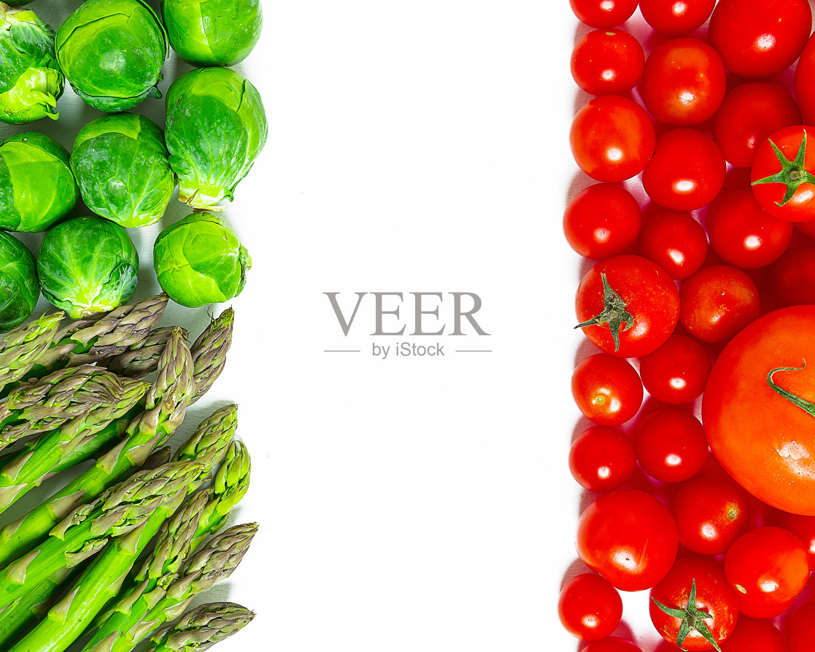 由蔬菜制成的意大利三色旗照片摄影图片