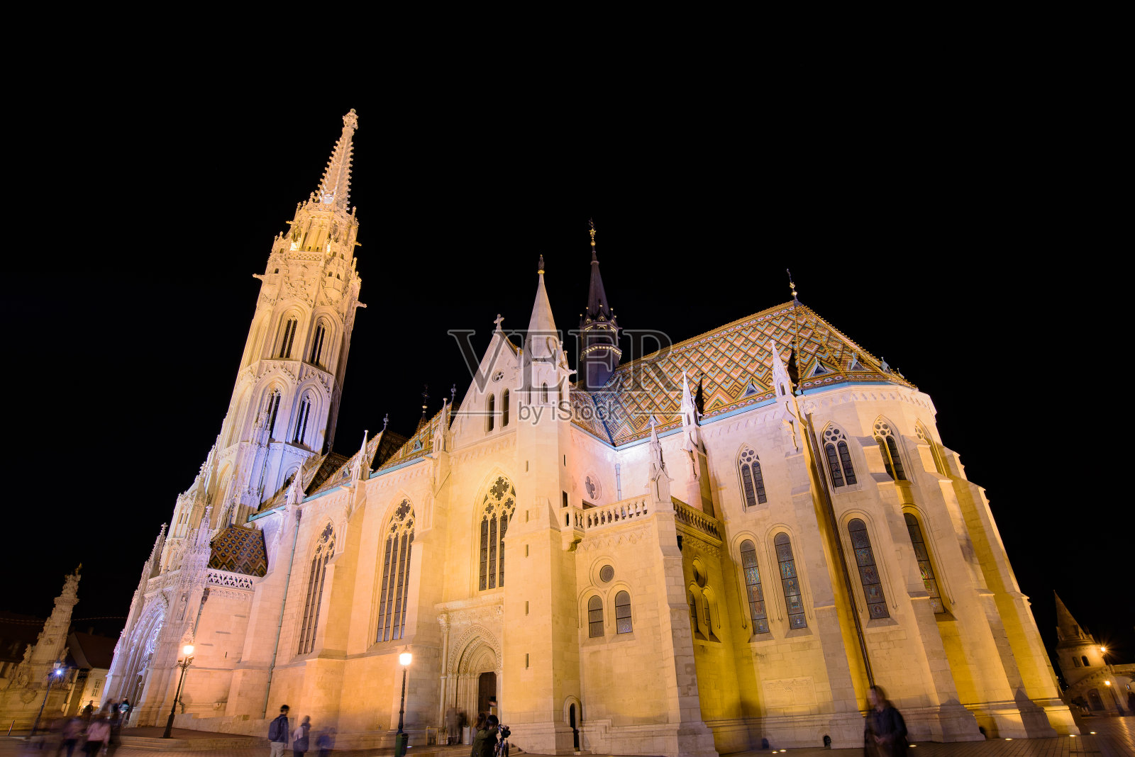 布达佩斯马蒂亚斯教堂夜景照片摄影图片