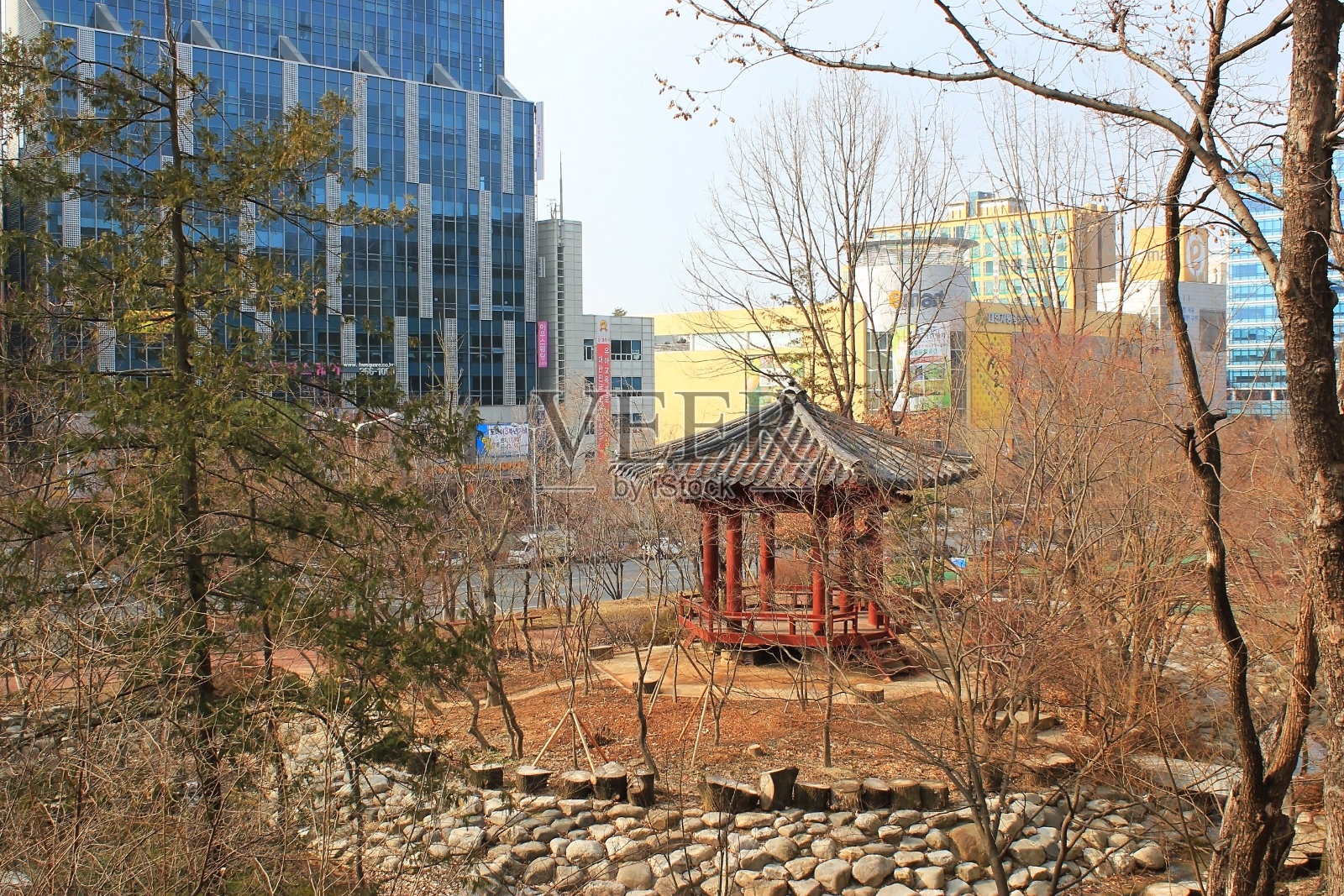 韩国城市公园的小宝塔照片摄影图片