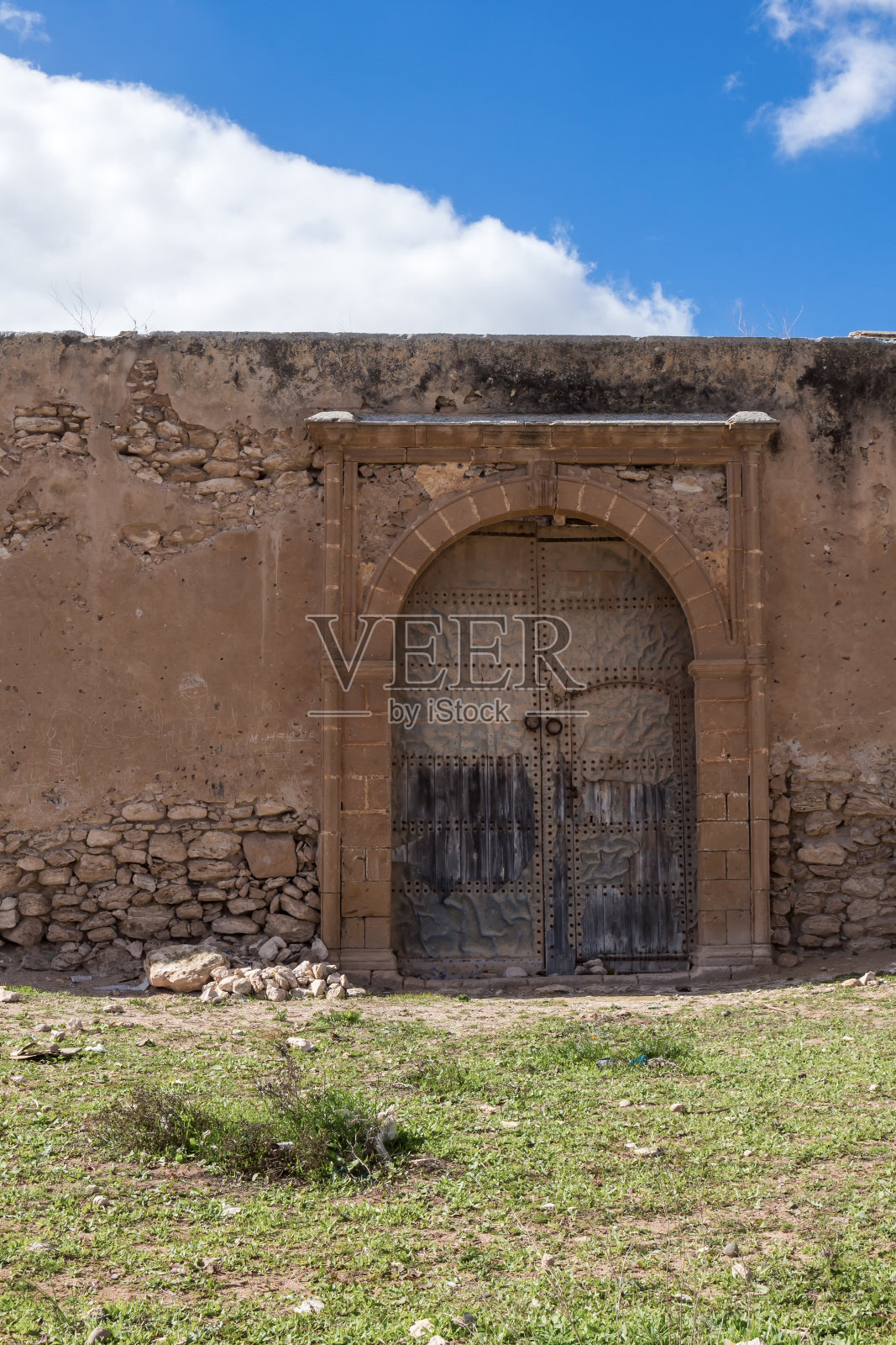 摩洛哥一座废弃房屋的门照片摄影图片