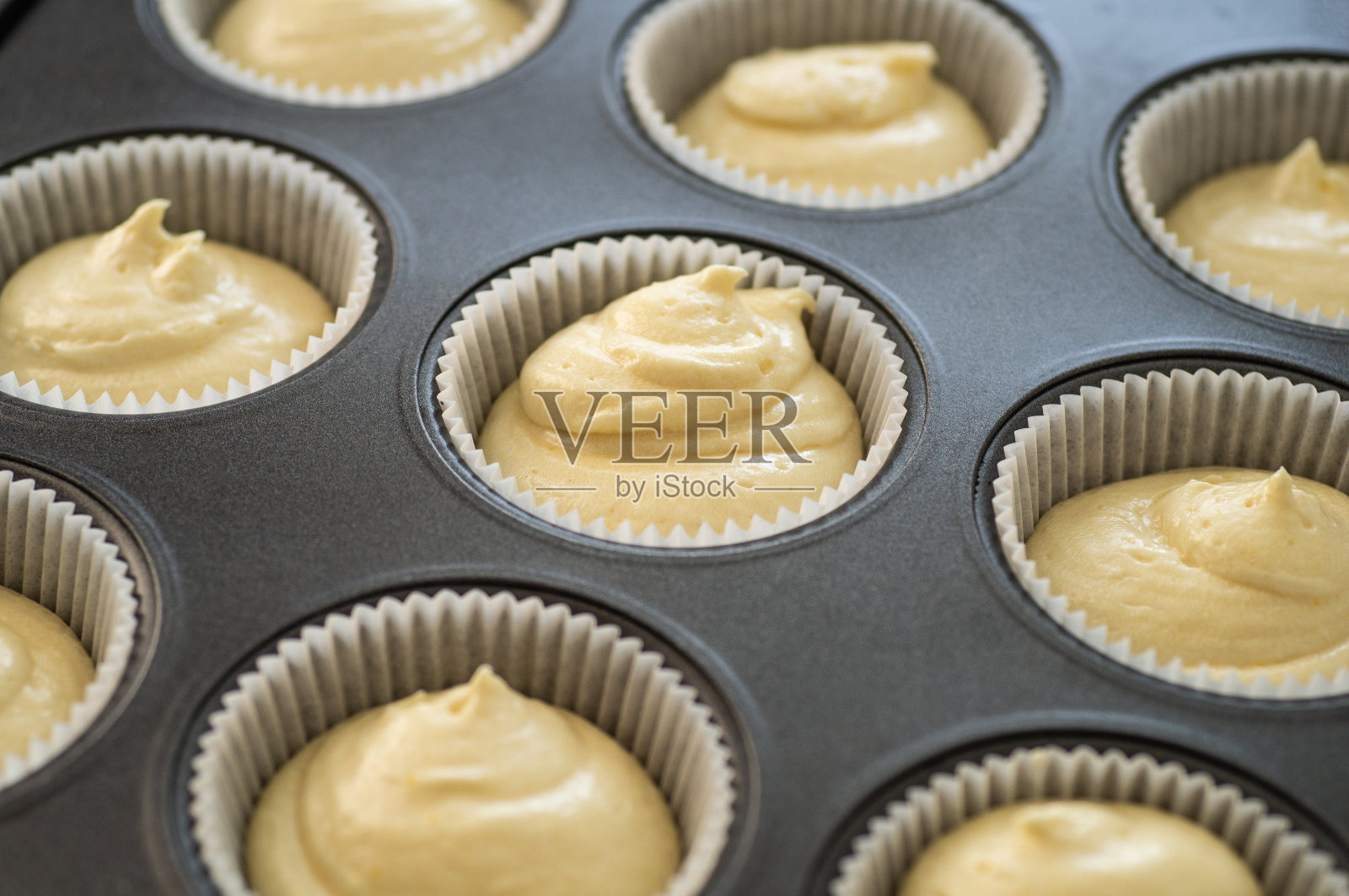 面粉制品或甜点的原料。烹饪蛋糕。乡村的或乡村风格的照片摄影图片