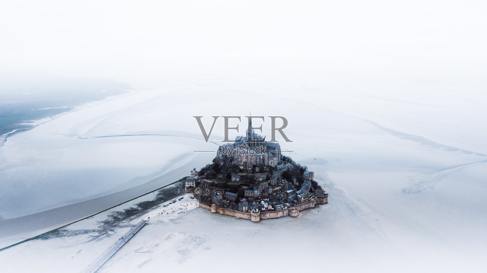 法国诺曼底圣米歇尔岛及修道院海景航拍照片摄影图片