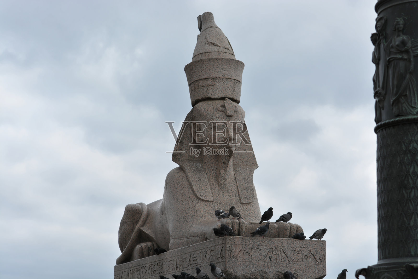 在俄罗斯圣彼得堡散步。照片摄影图片