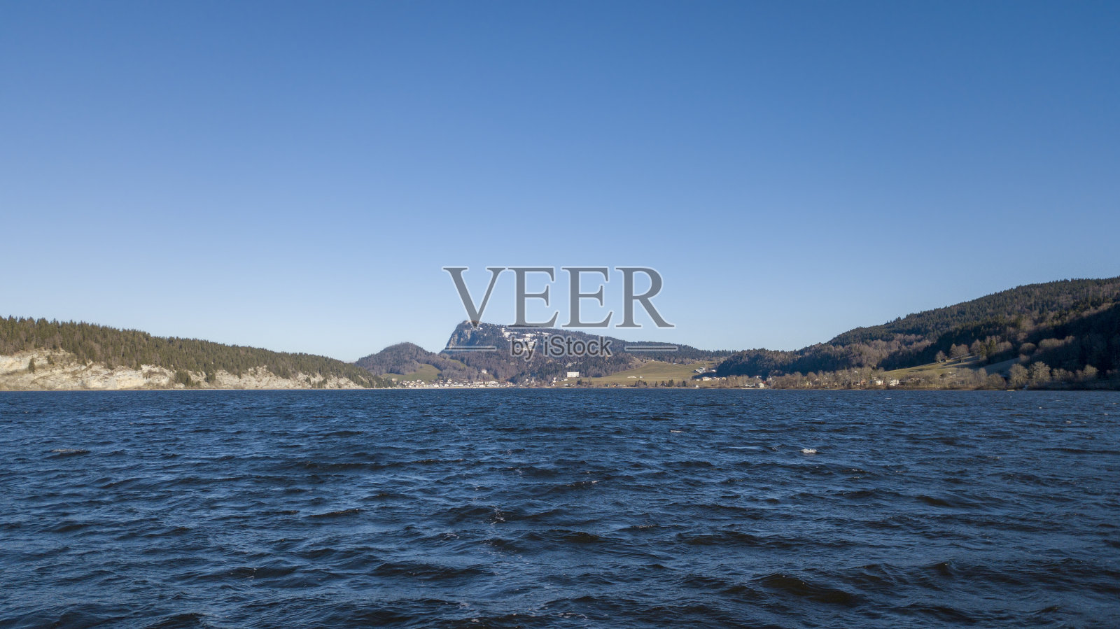 鸟瞰图Vallée de Joux在冬天照片摄影图片