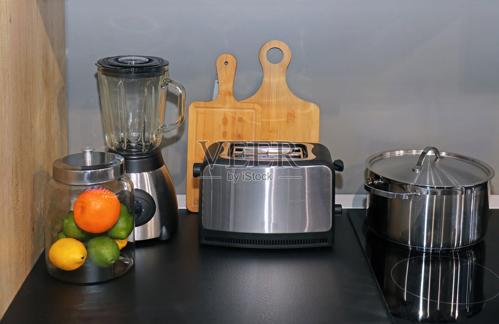 厨房柜台上照片摄影图片