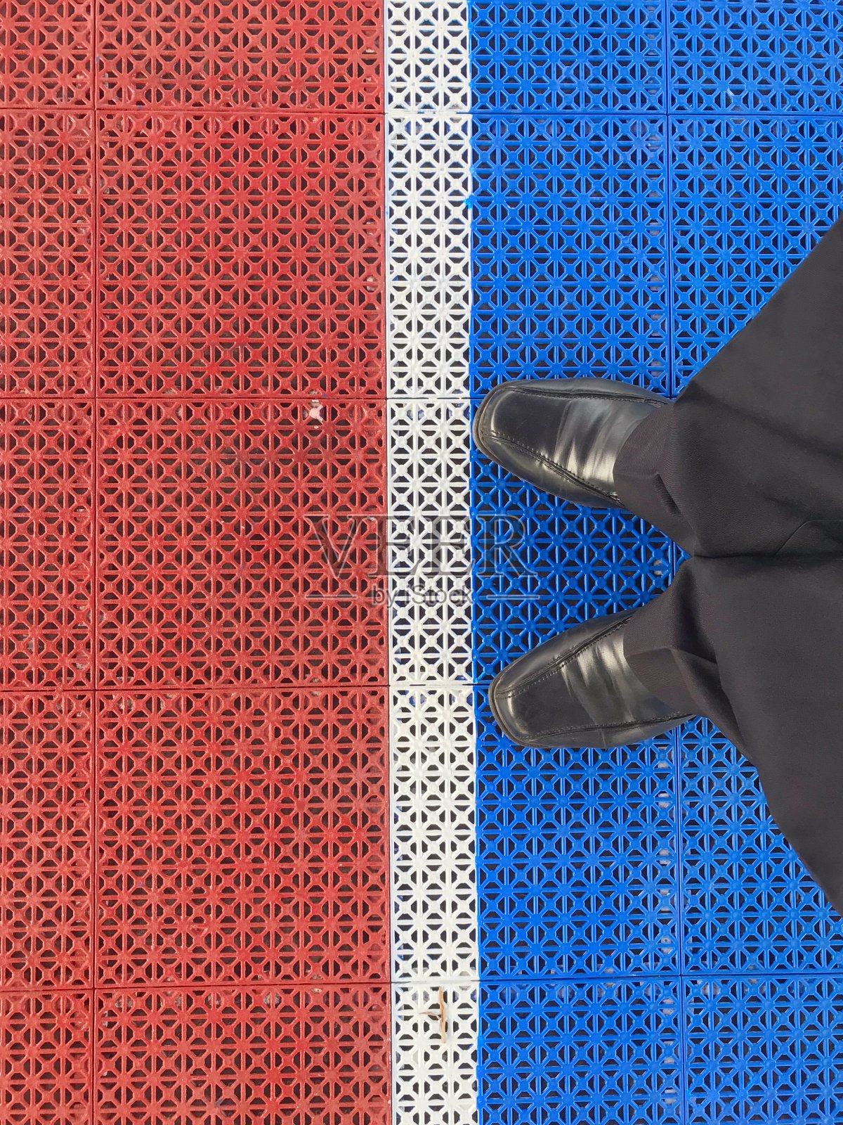 一个站在线后的人照片摄影图片