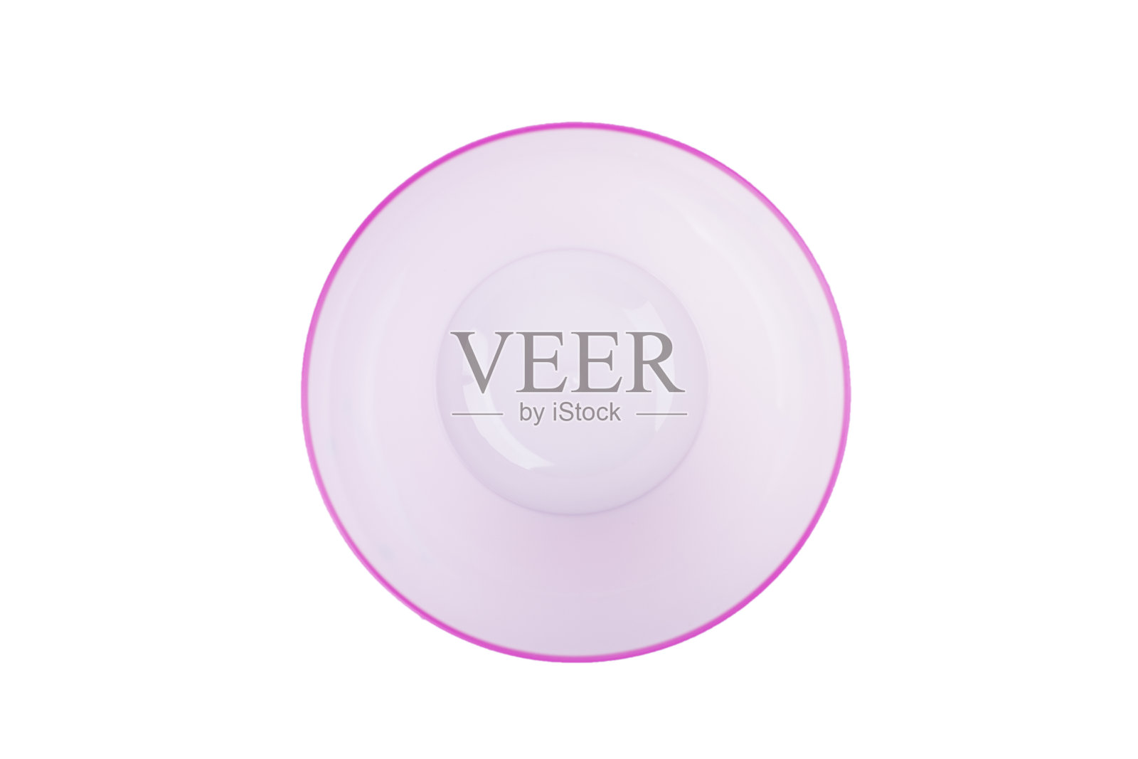 白色背景上的粉色碗照片摄影图片