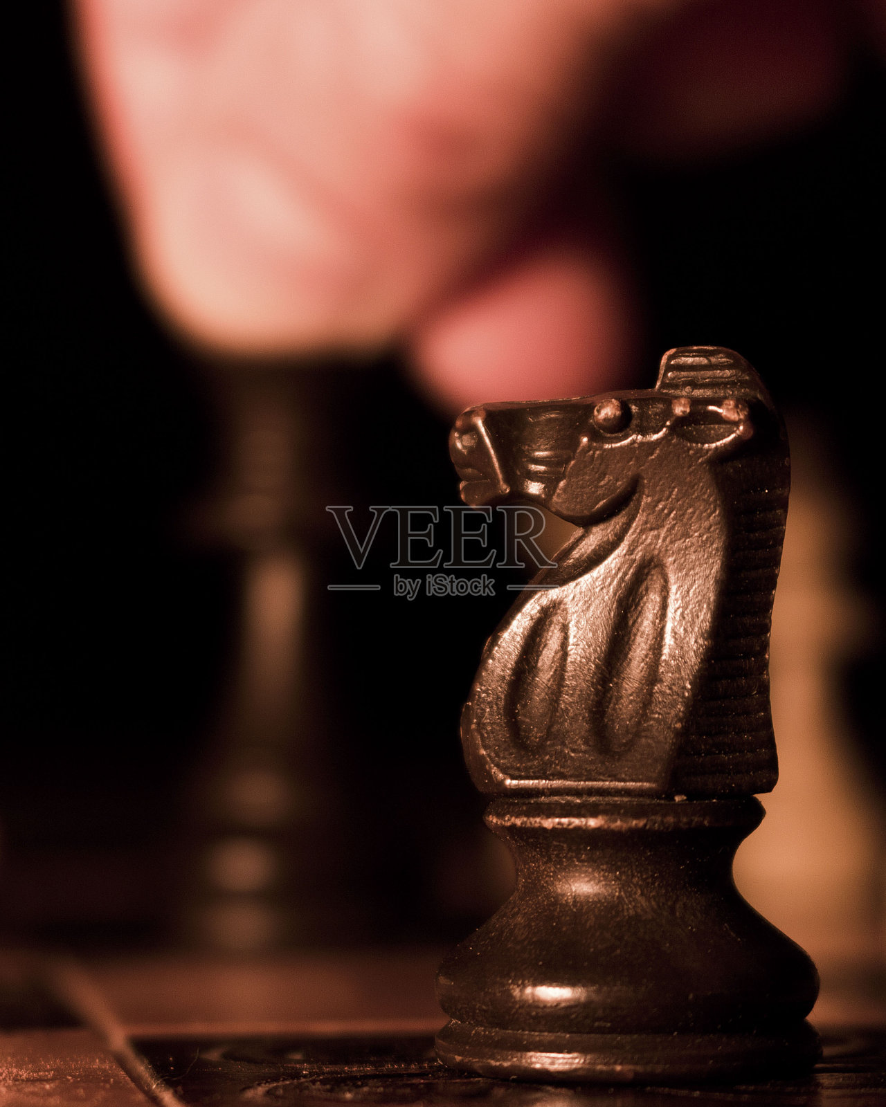 在棋盘上拍摄的象棋照片摄影图片