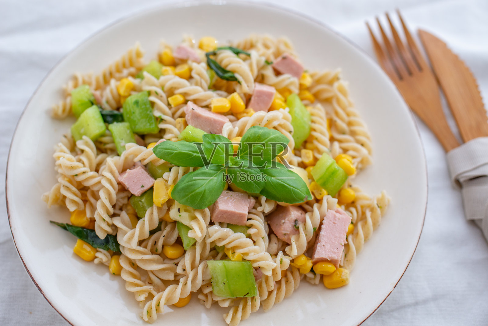 健康的意大利面沙拉照片摄影图片