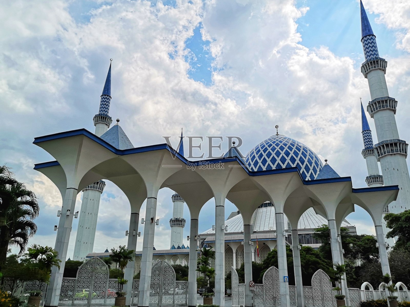 吉隆坡莎阿南蓝色清真寺照片摄影图片