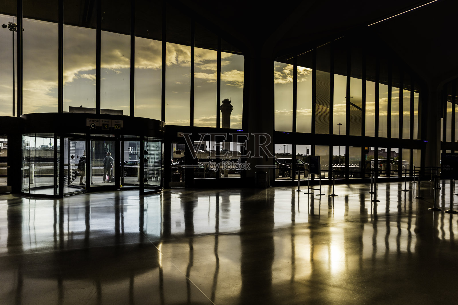 机场航站楼日落旅游照片摄影图片