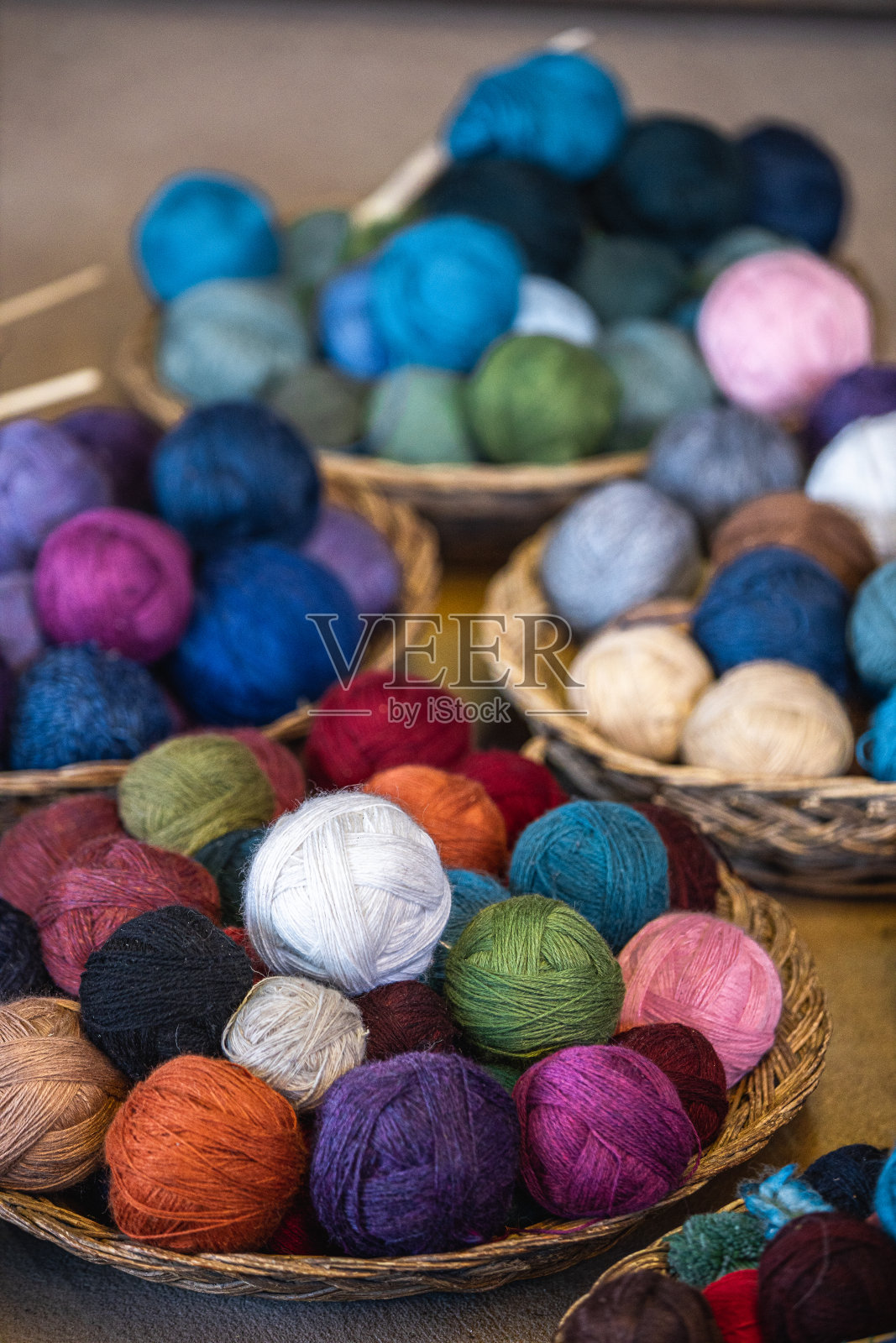 彩色羊毛球照片摄影图片