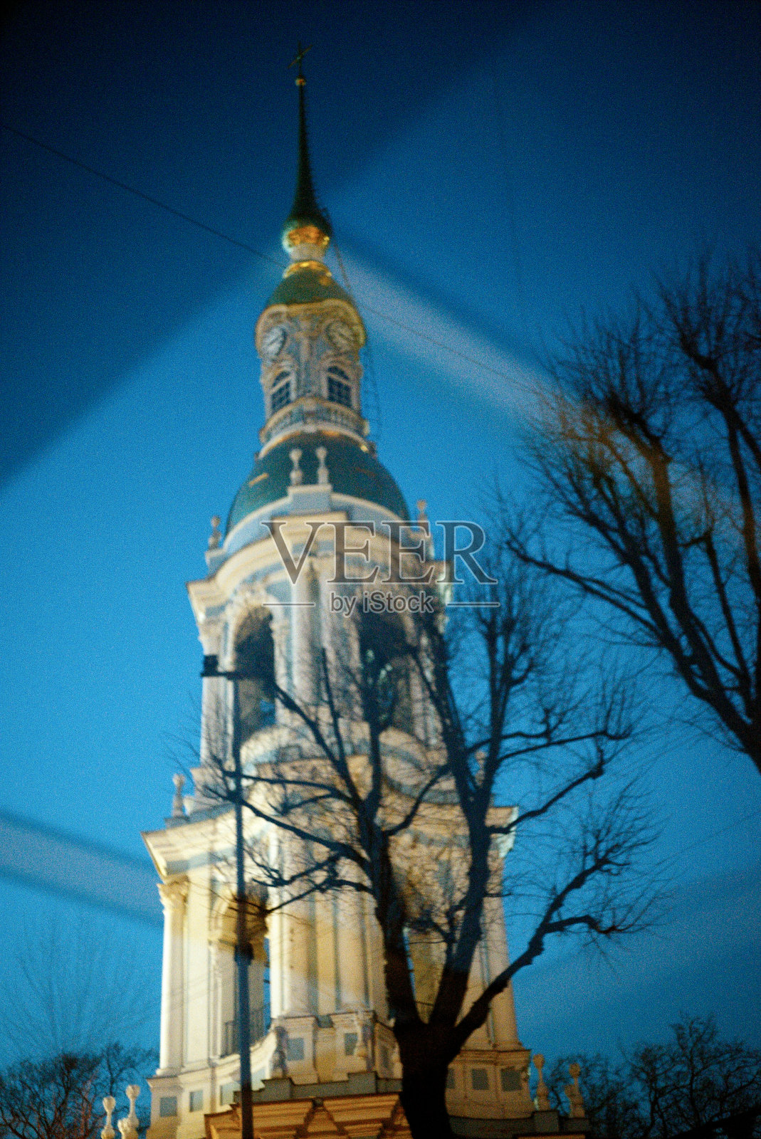 圣尼古拉斯主显堂。沿着河流和运河的观光船。照片摄影图片