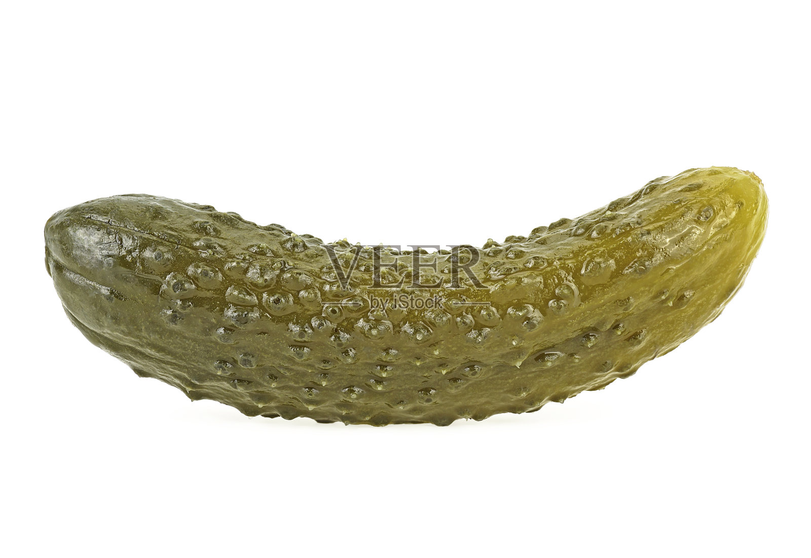 白色背景上的腌黄瓜。小黄瓜。腌酸黄瓜。照片摄影图片