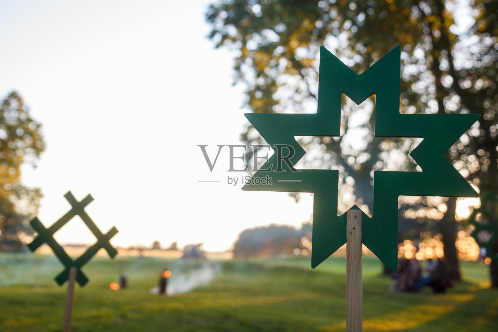 庆祝夏至。照片摄影图片