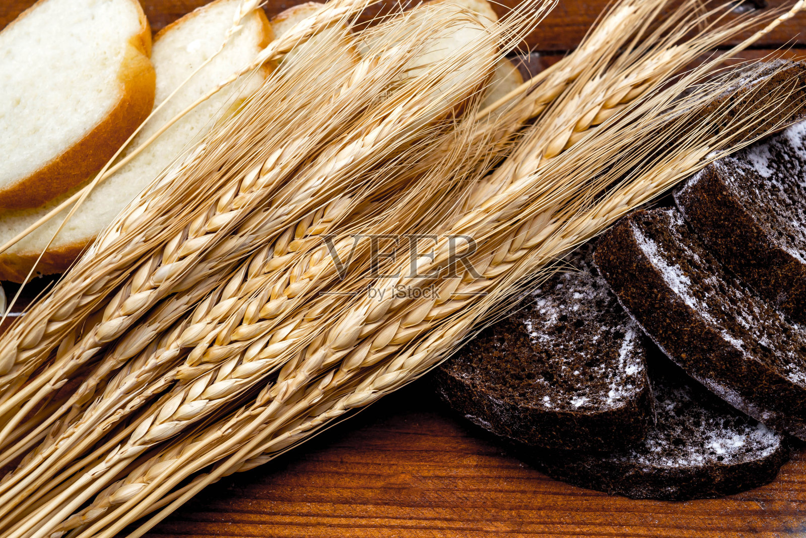 面包和小穗照片摄影图片