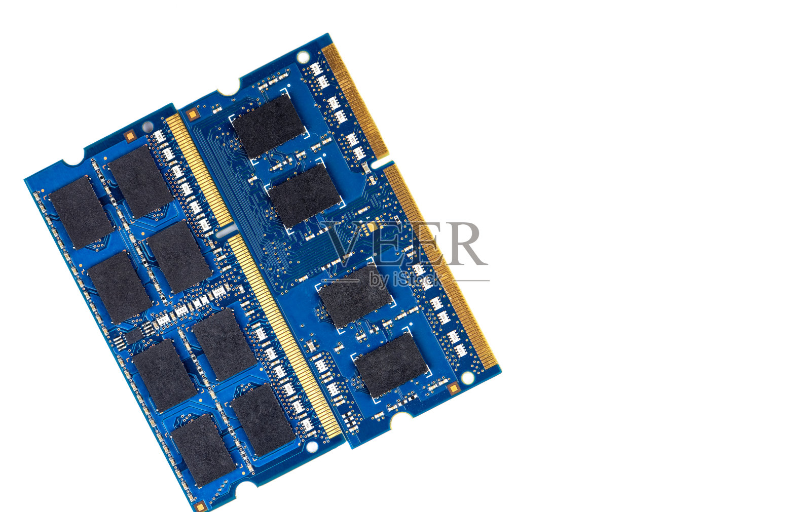 两个蓝色的计算机存储卡，在白色背景下隔离。照片摄影图片