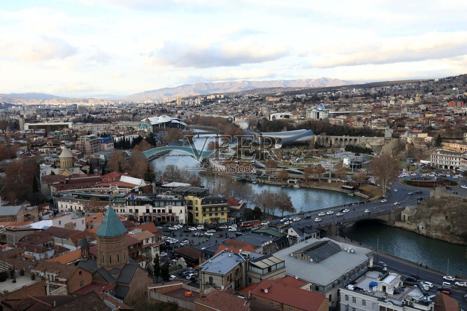 第比利斯的天际线照片摄影图片