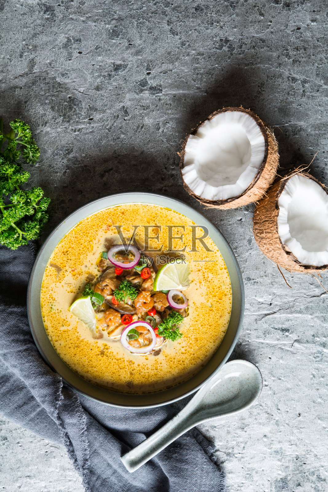 泰国香菇虾仁椰汤照片摄影图片