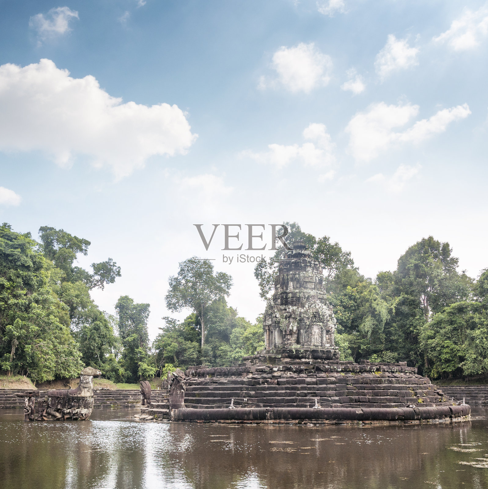 柬埔寨吴哥窟附近的Neak Pean寺庙照片摄影图片