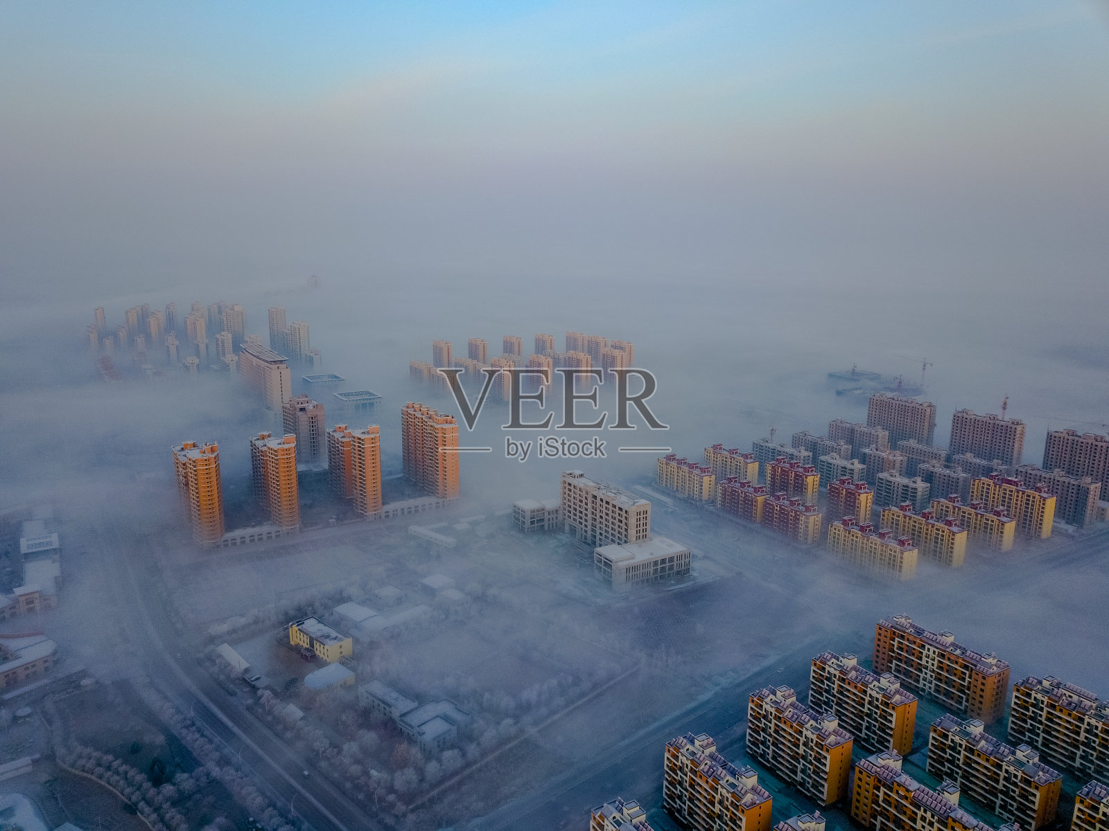 城市雾景照片摄影图片