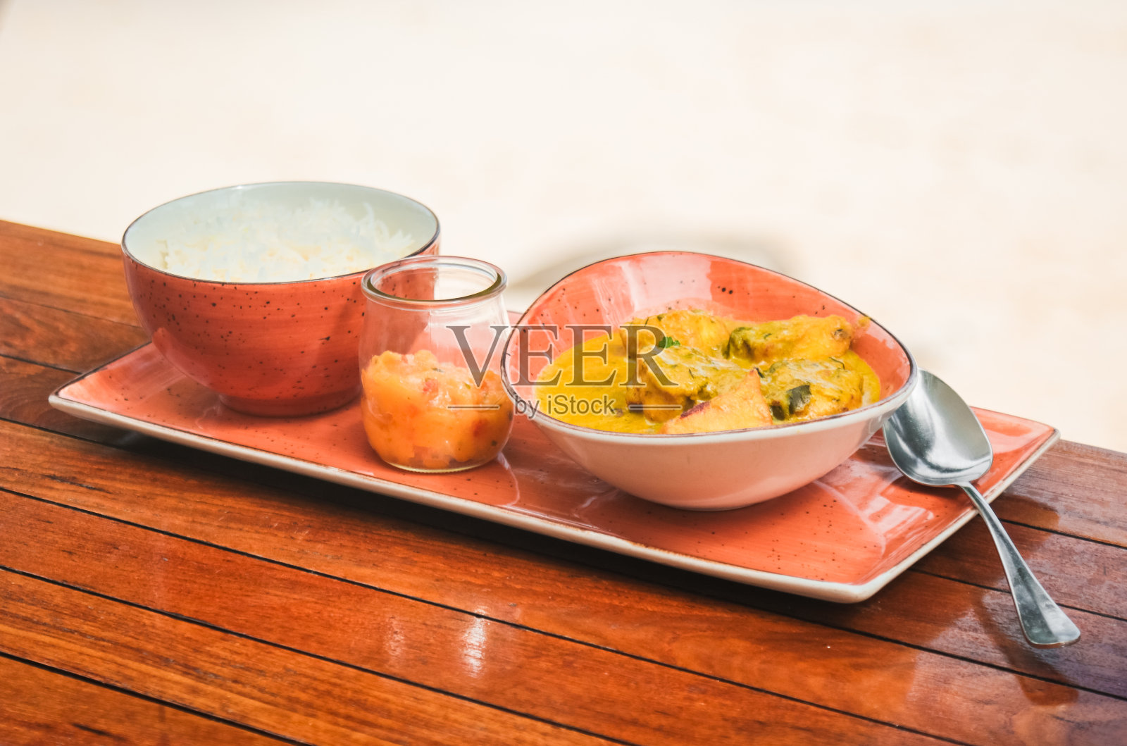 海滩边的塞舌尔章鱼咖喱照片摄影图片