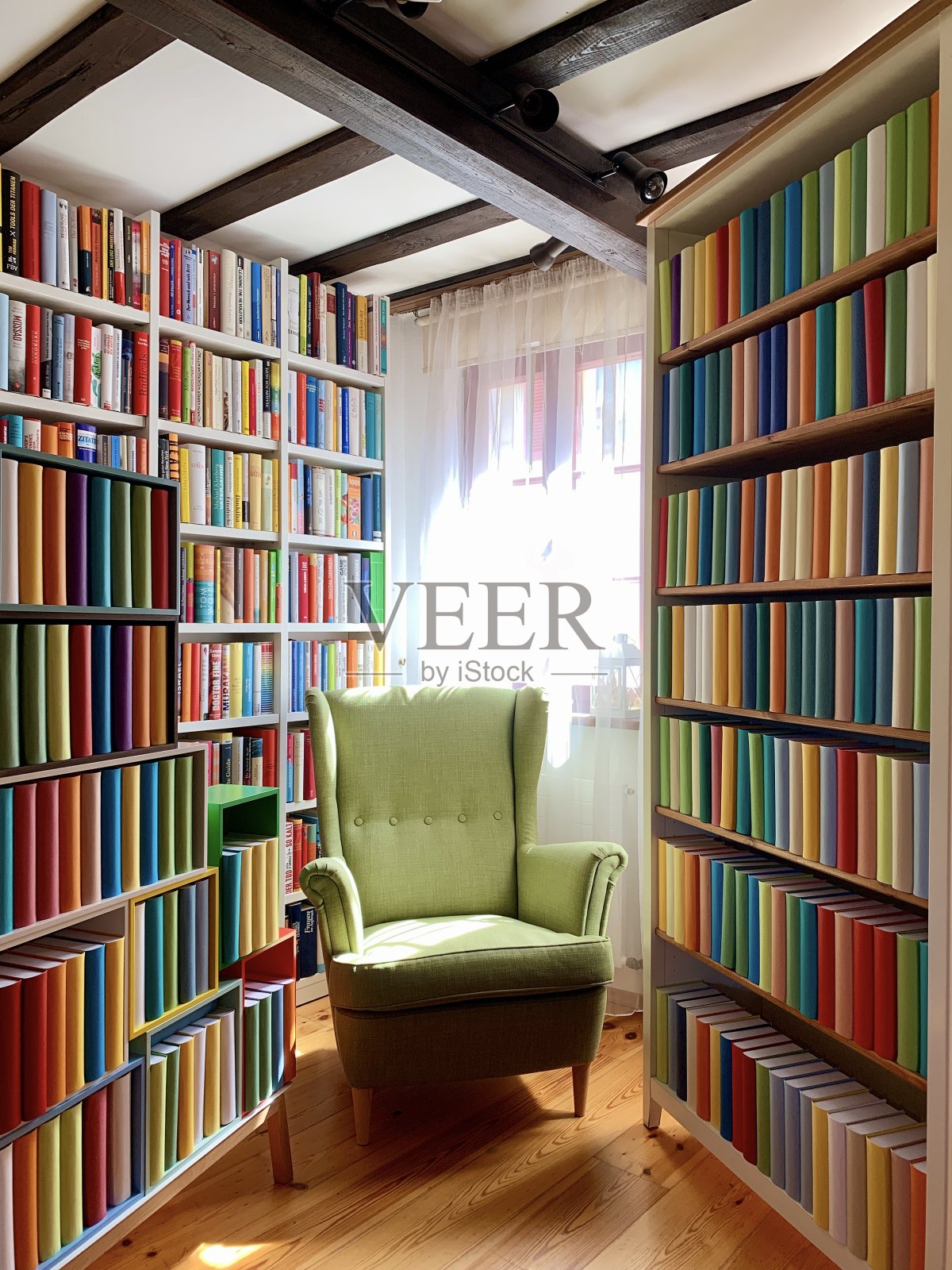 阳光明媚的下午图书馆照片摄影图片