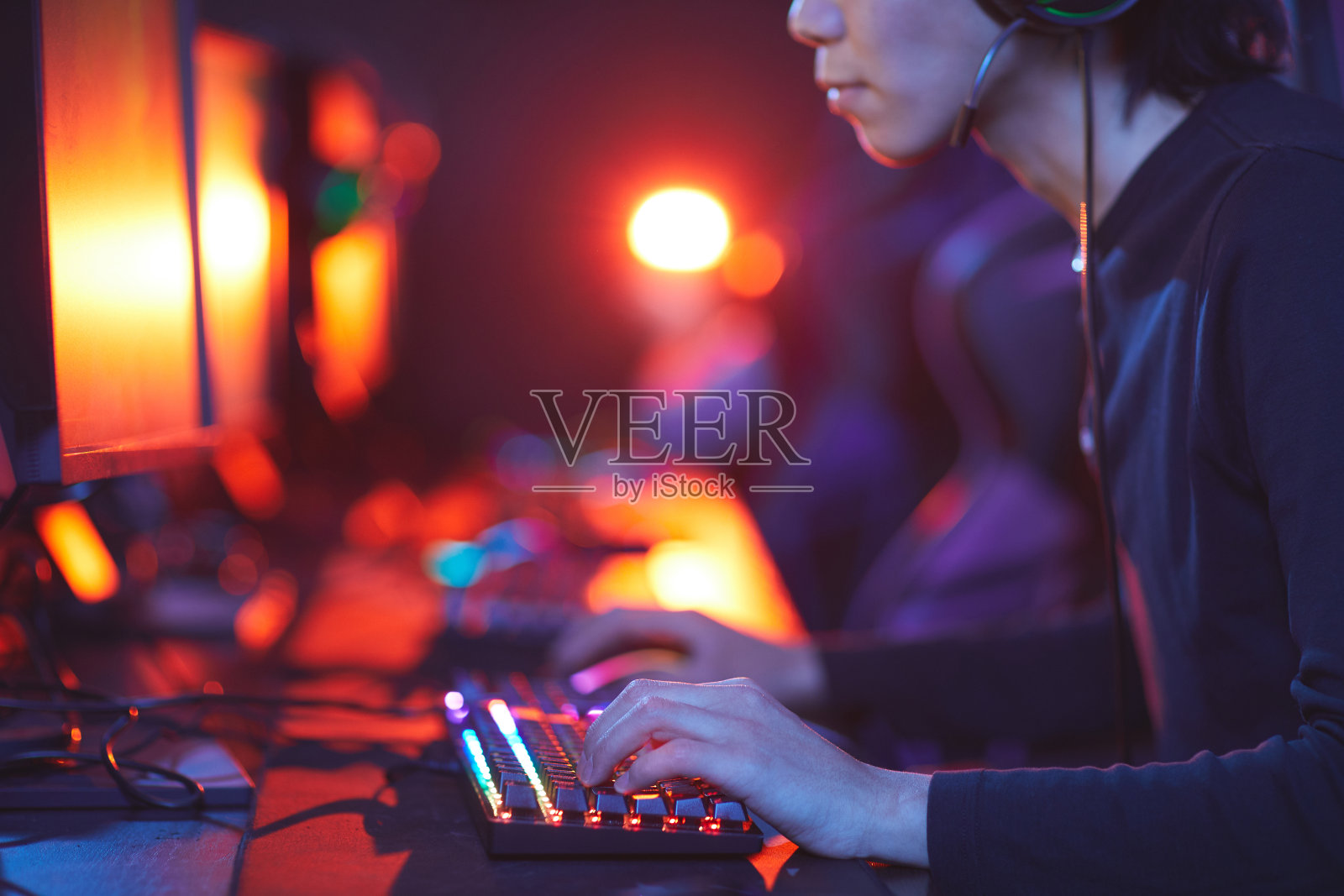 玩家按下键照片摄影图片