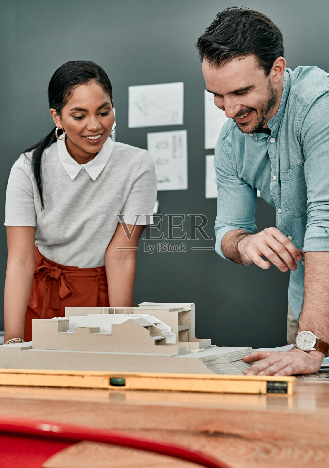 每个设计都需要付出才能成长照片摄影图片