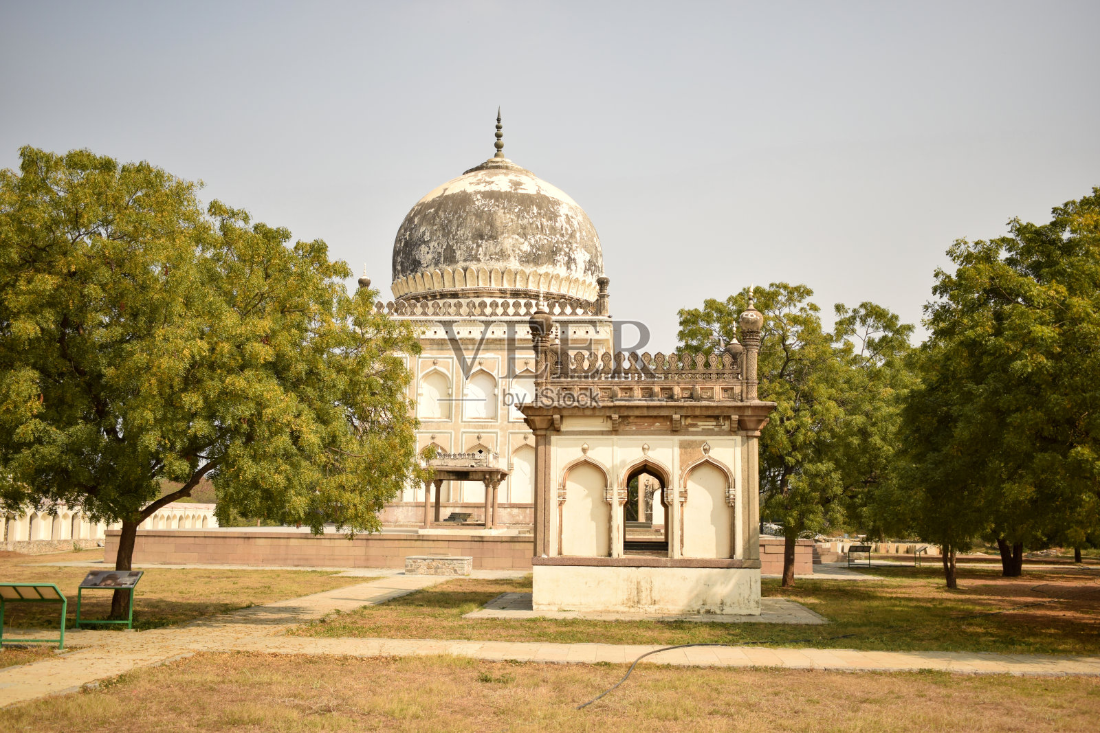 印度海得拉巴Quli Qutb Shahi七个坟墓的库存照片照片摄影图片