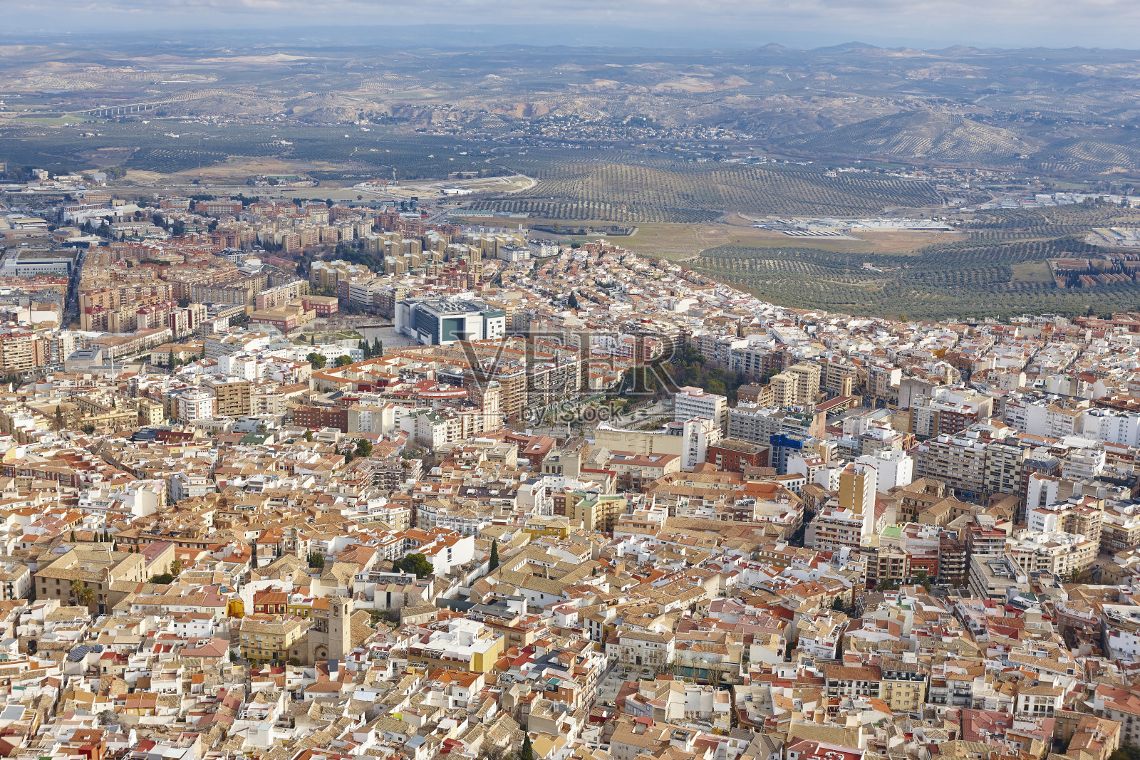 哈恩城市鸟瞰图。安达卢西亚的传统城镇。西班牙文化照片摄影图片