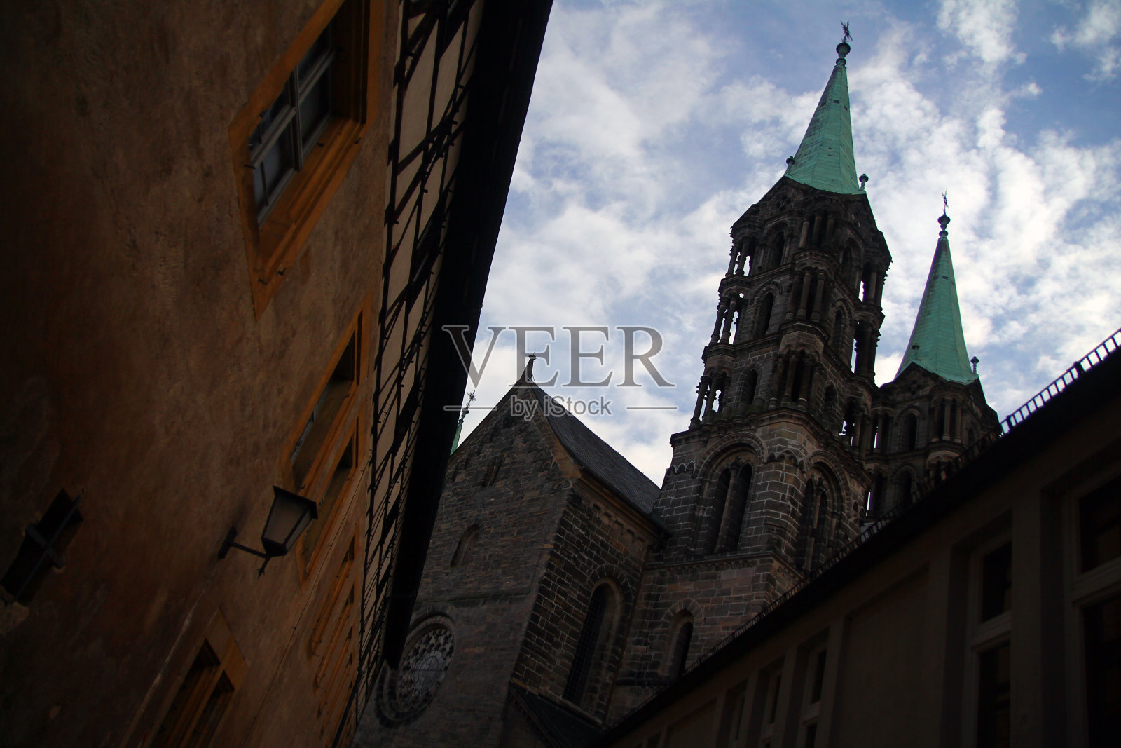 德国一座教堂在冬天的照片照片摄影图片