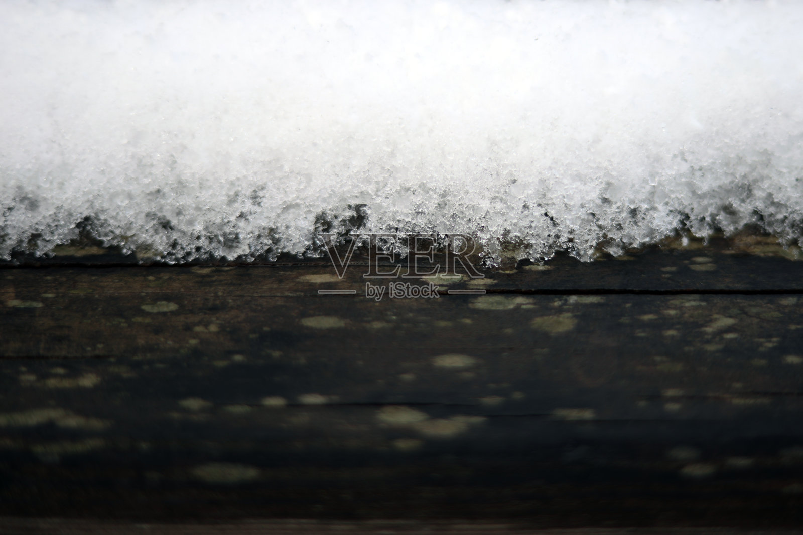 雪和木纹纹理照片摄影图片